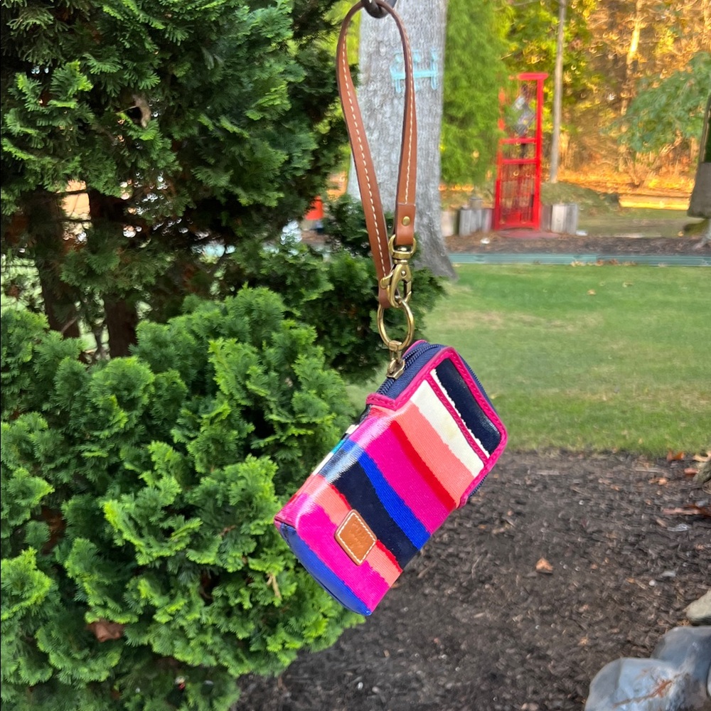 Fossil wristlet
